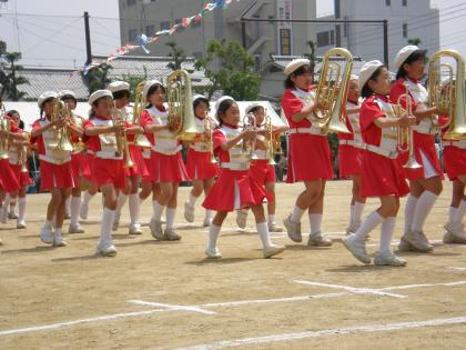   女子小学生 マーチング www.pinterest.jp